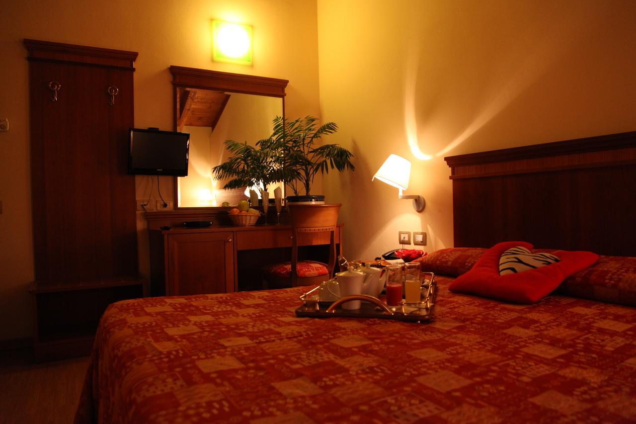 Hotel Il Borghetto Bariano ภายนอก รูปภาพ