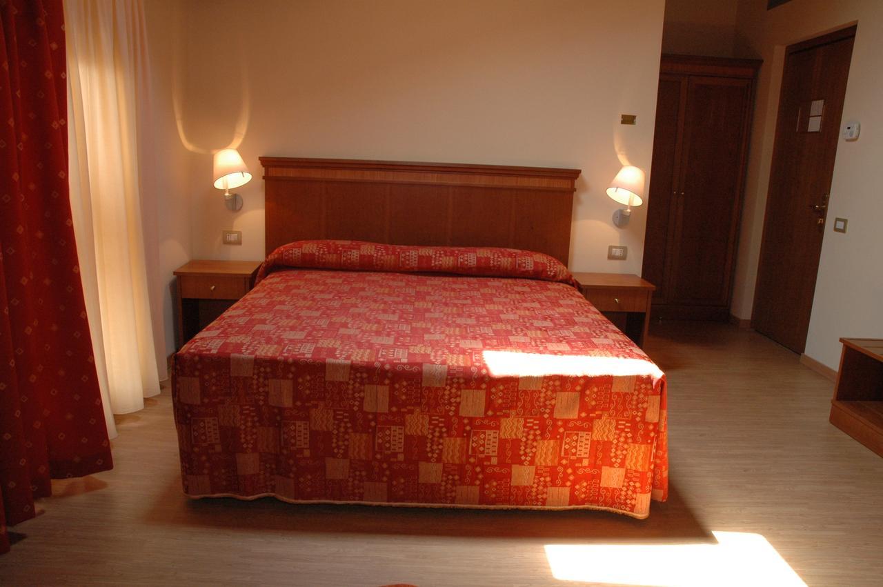 Hotel Il Borghetto Bariano ภายนอก รูปภาพ