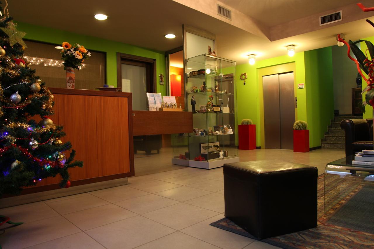 Hotel Il Borghetto Bariano ภายนอก รูปภาพ