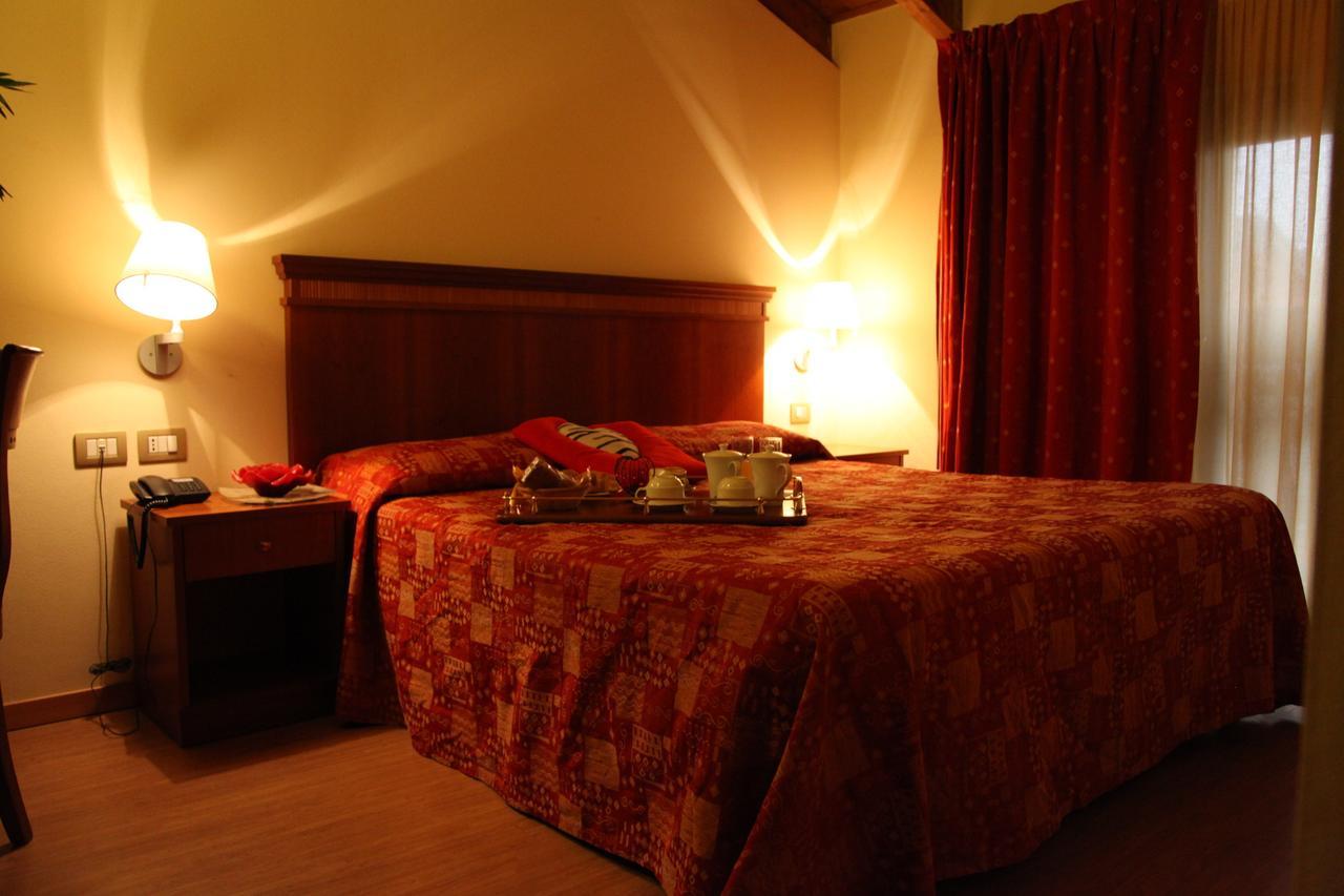 Hotel Il Borghetto Bariano ภายนอก รูปภาพ