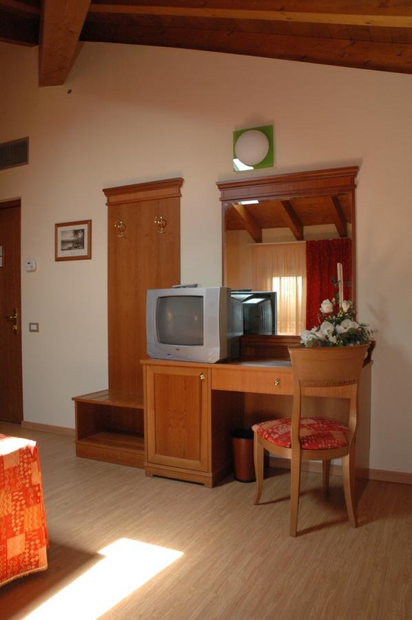Hotel Il Borghetto Bariano ภายนอก รูปภาพ