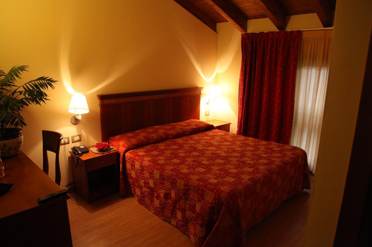 Hotel Il Borghetto Bariano ภายนอก รูปภาพ