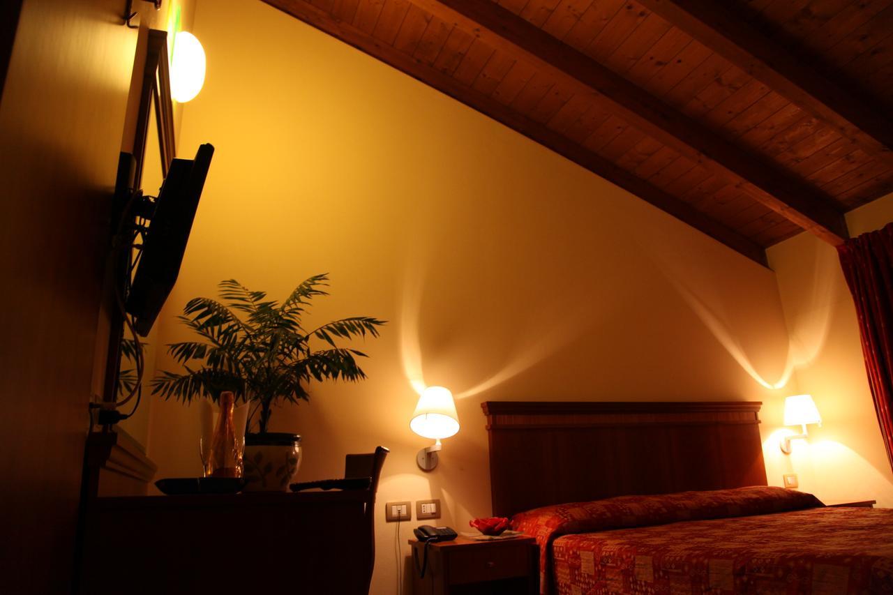 Hotel Il Borghetto Bariano ภายนอก รูปภาพ